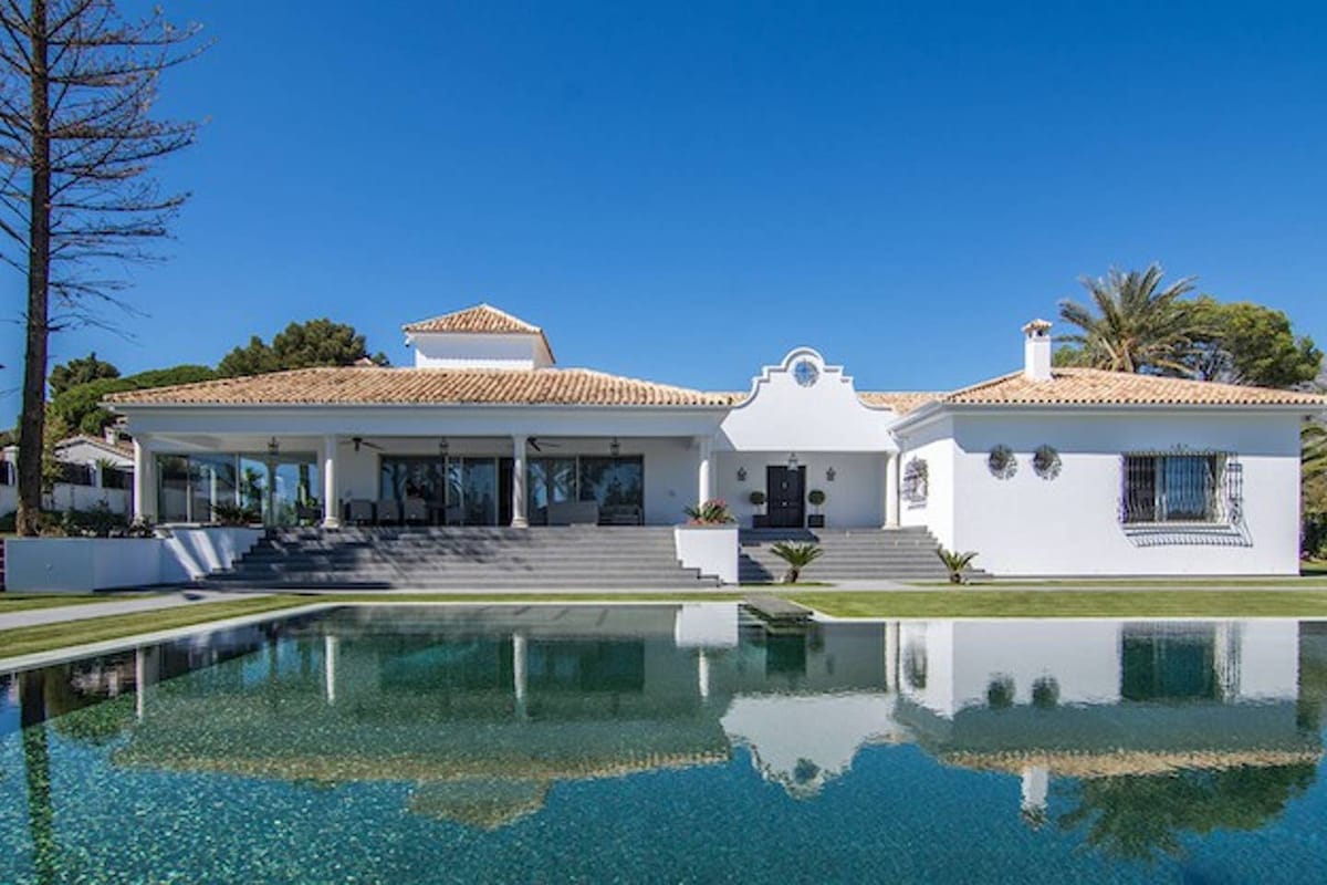 Spanish Art and Tech Villa with Wellness Hub 4