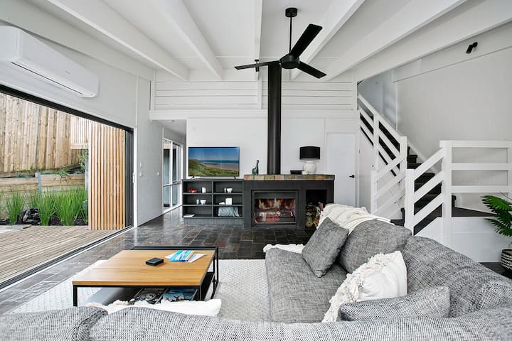 Lola on Lever Blairgowrie