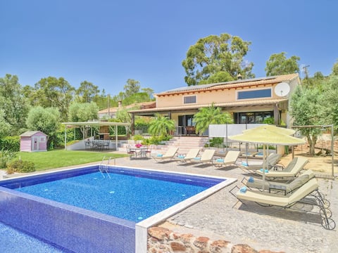 Villa Fuzeiros | Amazing villa in a green valley!