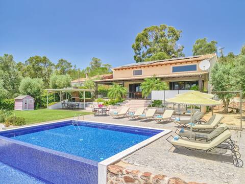 Villa Fuzeiros | Amazing villa in a green valley!