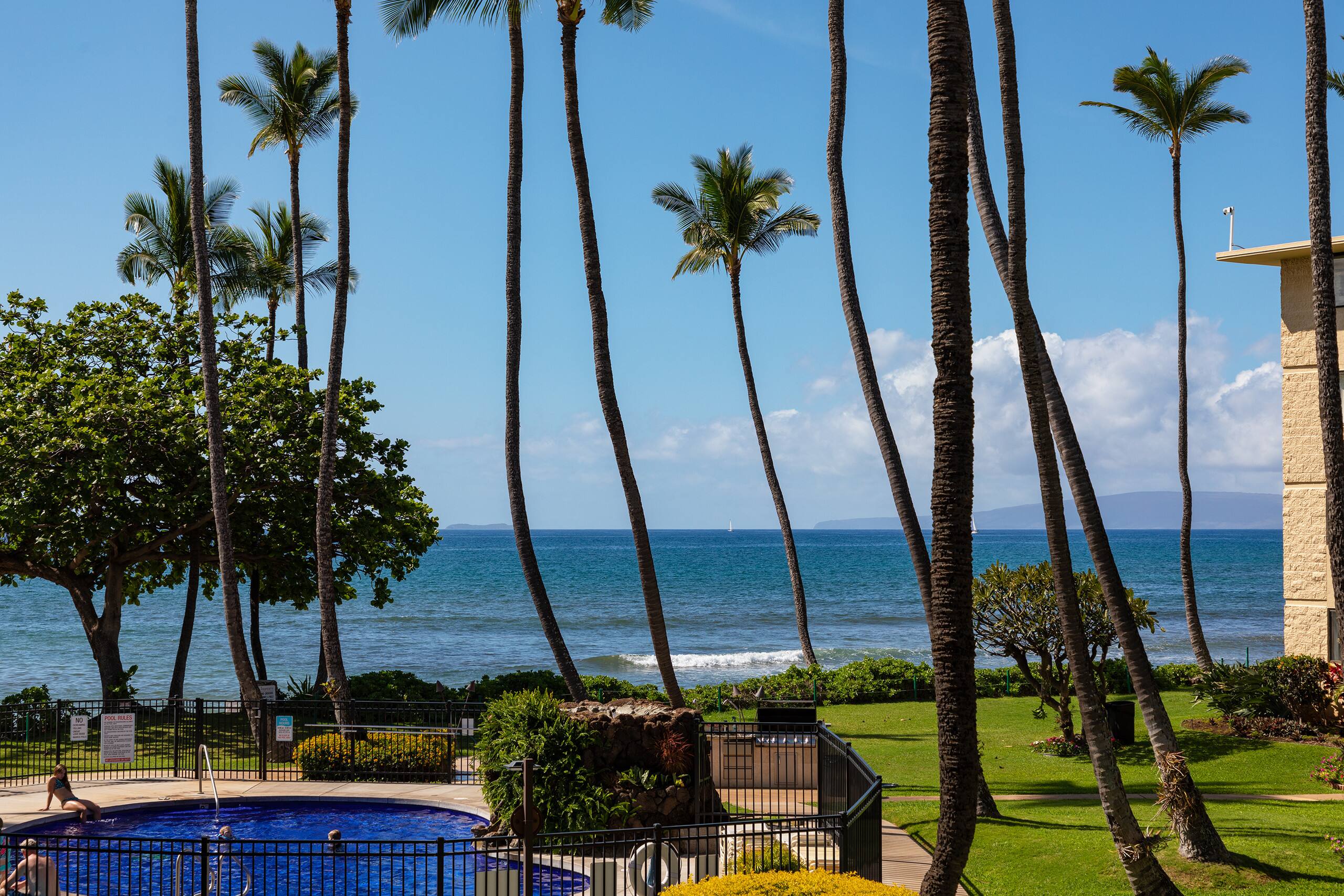 Condo in Wailuku · ★4.88 · 2 bedrooms · 2 beds · 2 shared baths - Image 2