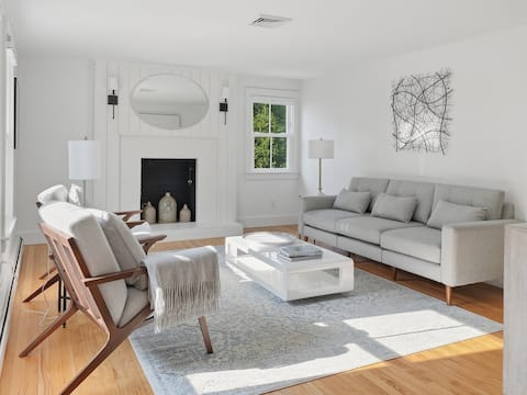 Top Airbnb: Newly Renovated Two Bedroom Home, Screened Porch in Kennebunkport