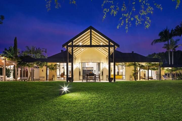 Fairway – Luxury Federal retreat with 14m pool gallery image 2