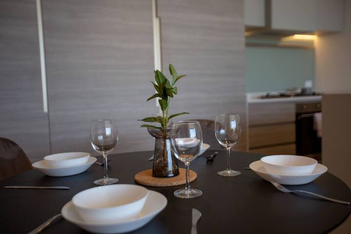 The lively City 2bed 2 bath APT @Footscray