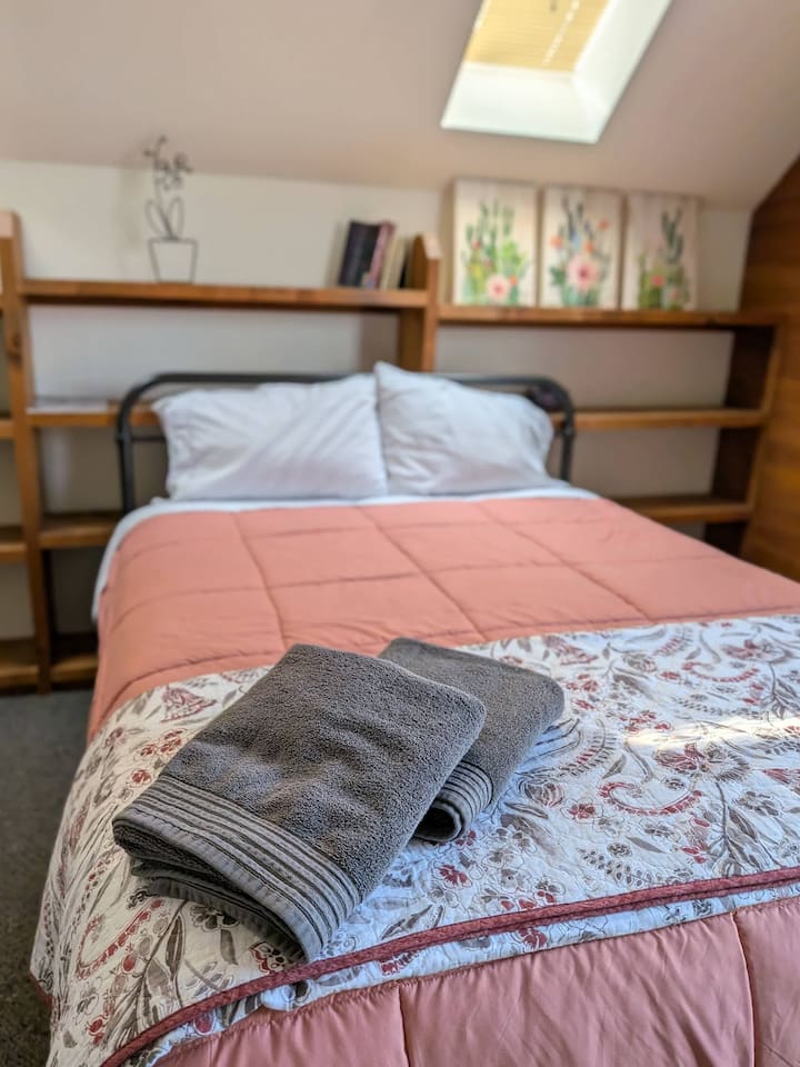 Large Room - Great For Extended Stay & Pets - Grand Junction, CO