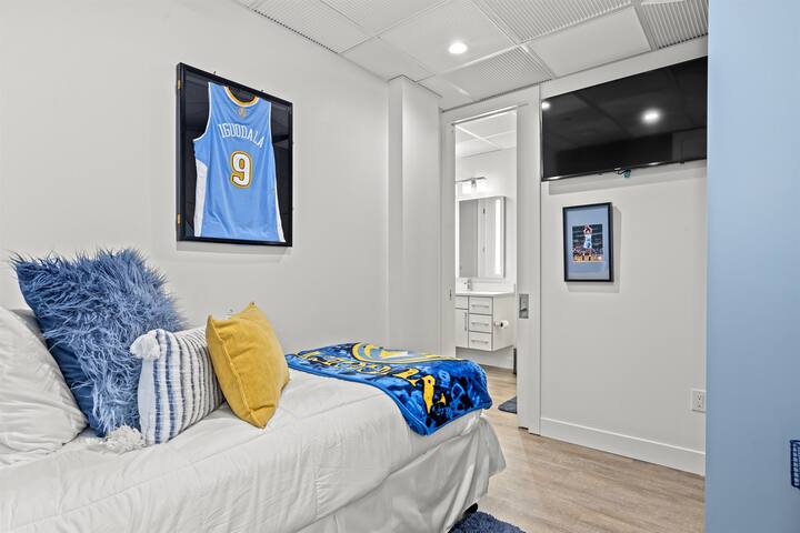 The All-Star! Deluxe Penthouse in Heart of Downtow gallery image 4