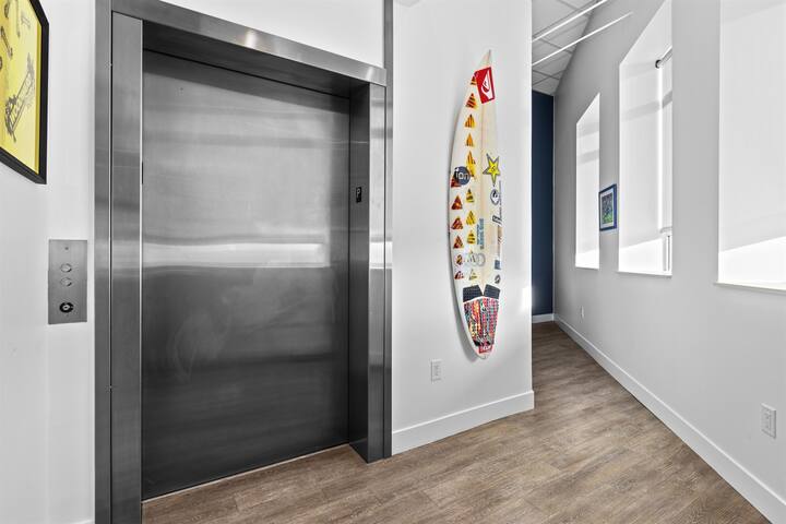 The All-Star! Deluxe Penthouse in Heart of Downtow gallery image 5