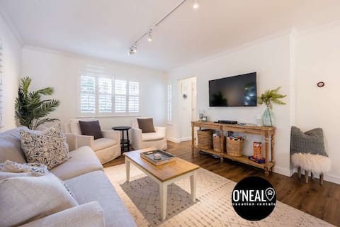 Amazing Beach House w/ Jacuzzi and Fire Pit