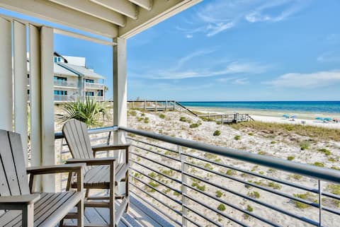 Beachfront Townhome with Free Beach Chair Setup