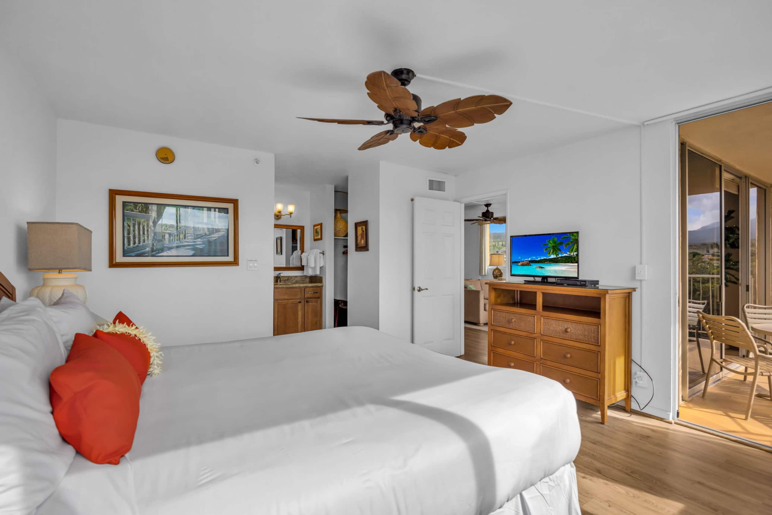 Condo in Lahaina · ★4.45 · 2 bedrooms · 4 beds · 2 baths - Image 21