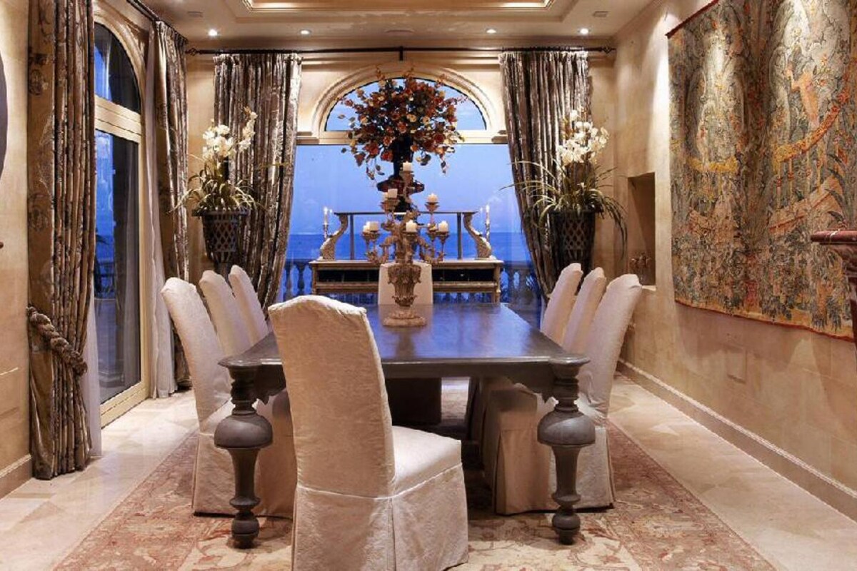 Luxury Waterfront Estate on the Costa del Sol 3