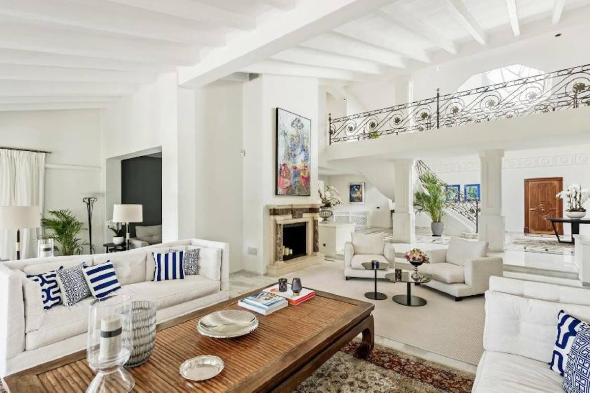 Wonderful Beachfront Mansion in Los Monteros 3