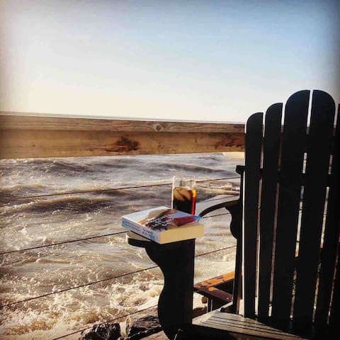 Beachfront, Hot tub, Sunsets, Moonlight, Romance,