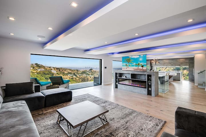 Hollywood Hills Panoramic Views gallery image 5
