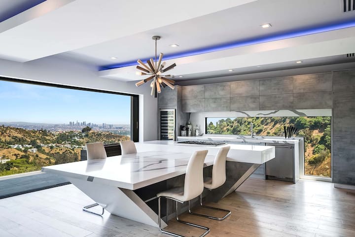 Hollywood Hills Panoramic Views