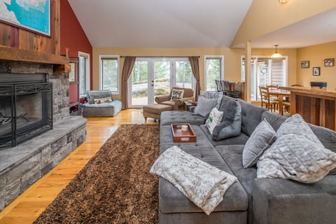 Flathead Lake views, fireplace & private deck