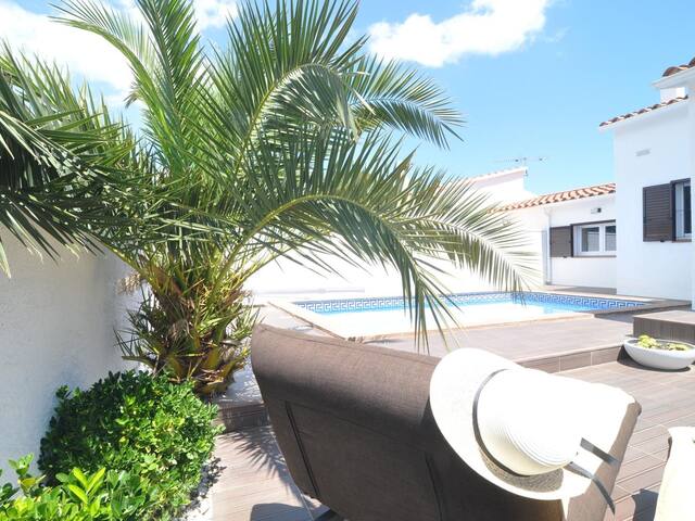 004205 Chic gallery image 5