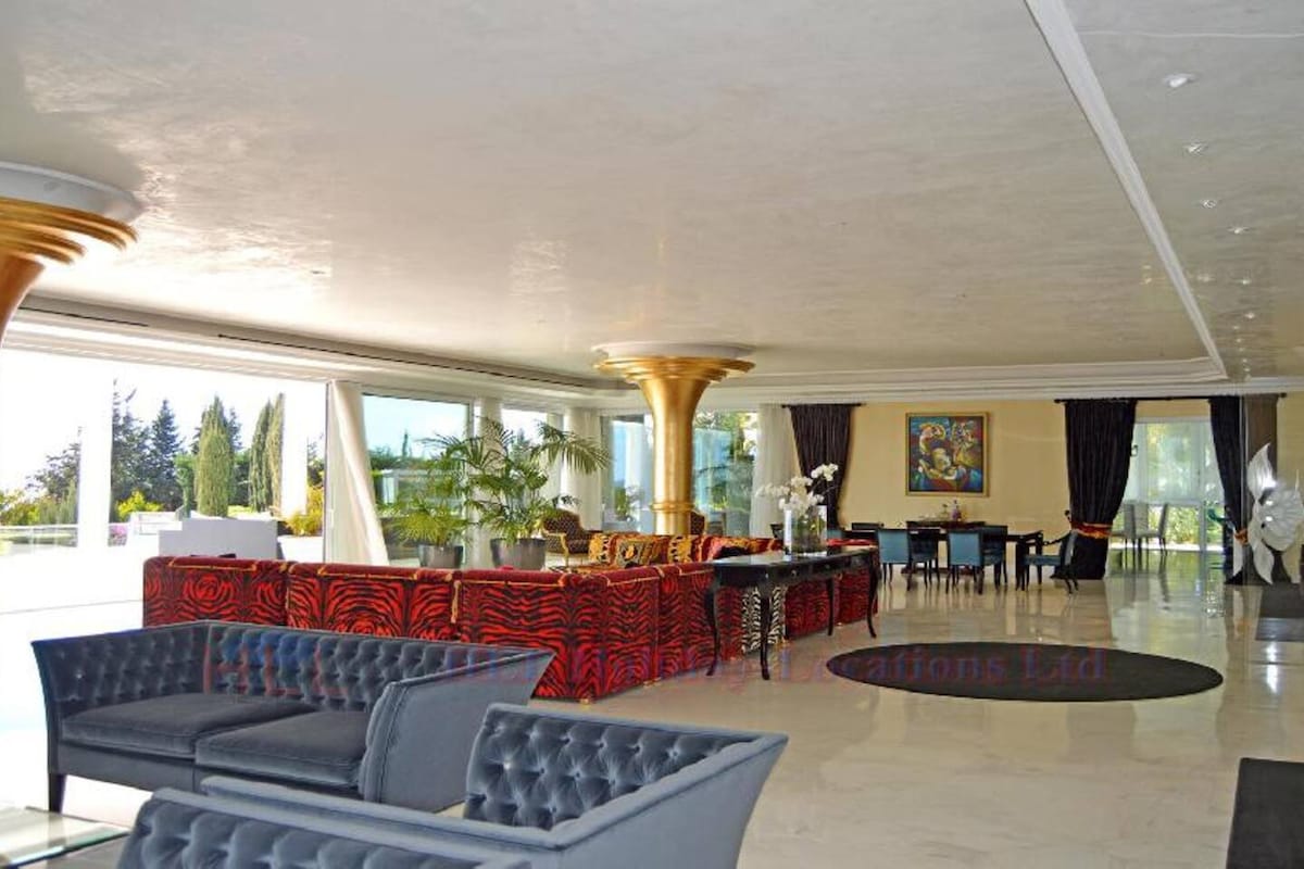 Exceptionally Finest Villa in Sierra Blanca 4