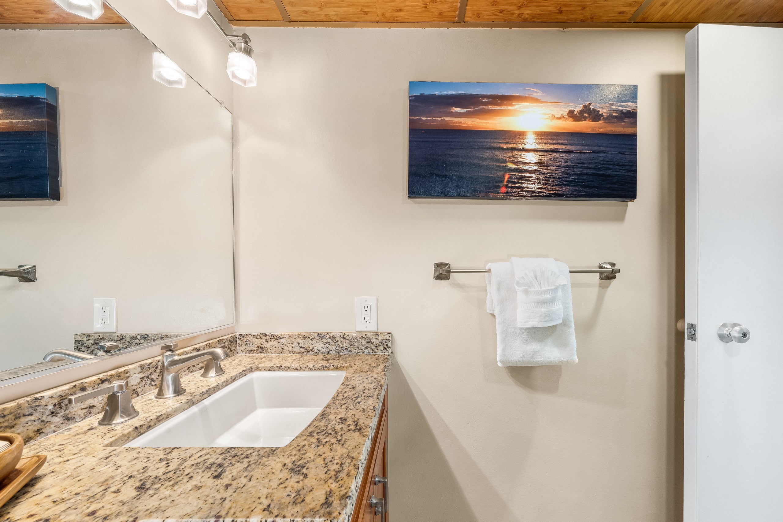 Condo in Lahaina · ★4.66 · 1 bedroom · 2 beds · 1 bath - Image 20