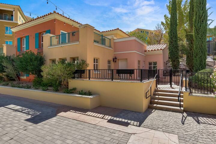 Experience Village Vibes Cozy 3-Bedroom Casita