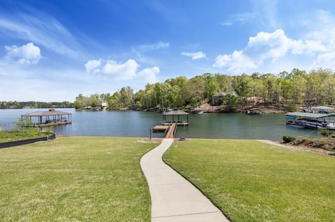 Honeysuckle Lake Keowee Waterfront Retreat