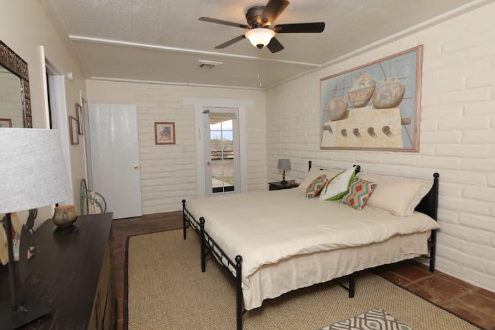 Vue sur le lit king size 2