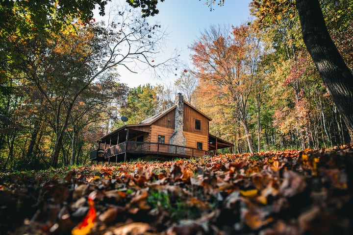 Family Cabin Near Lake Logan W/ Hot Tub & Fire Pit - Ohio