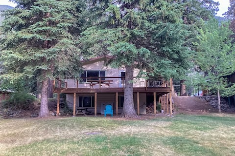 Large 3BR Riverfront Wallowa Lake