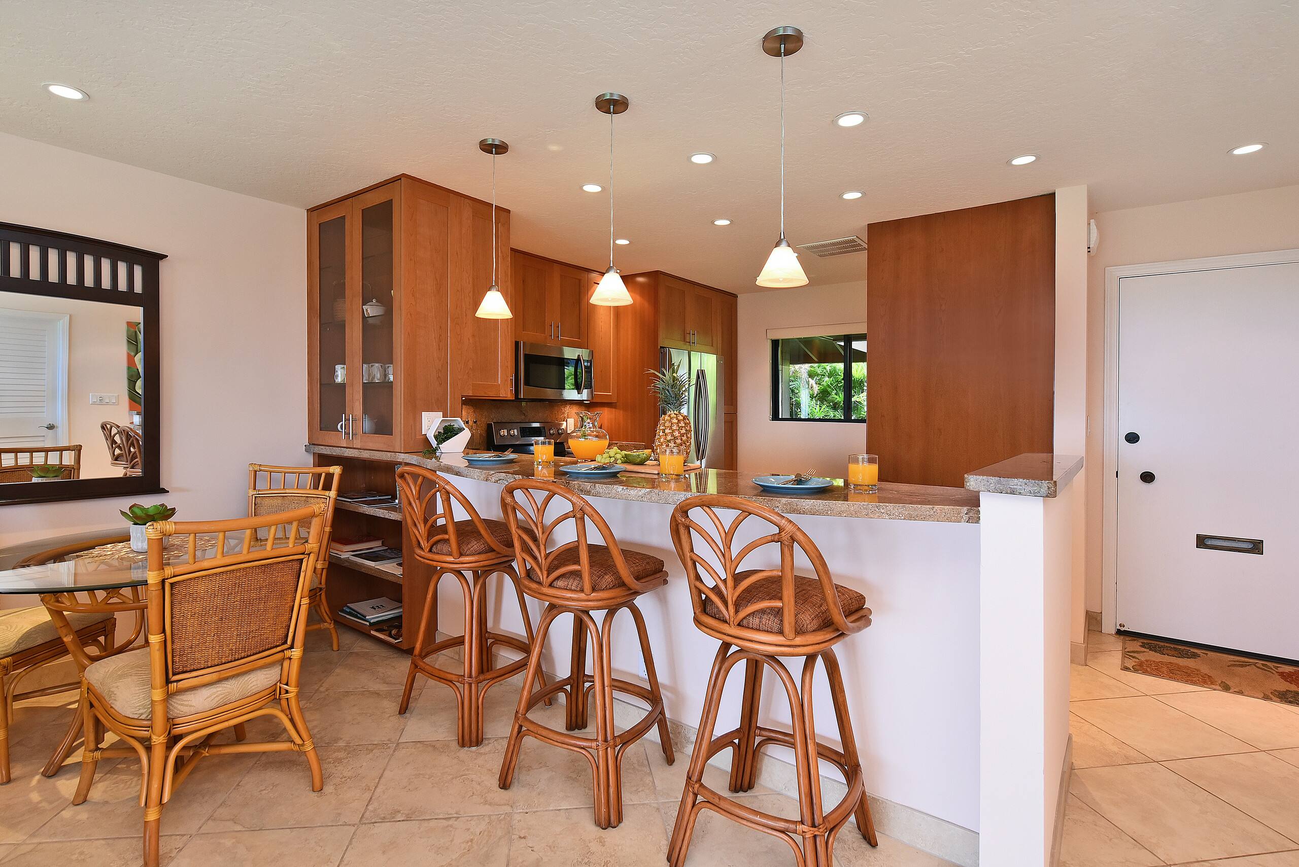 Condo in Lahaina · ★4.76 · 2 bedrooms · 4 beds · 2 baths - Image 13