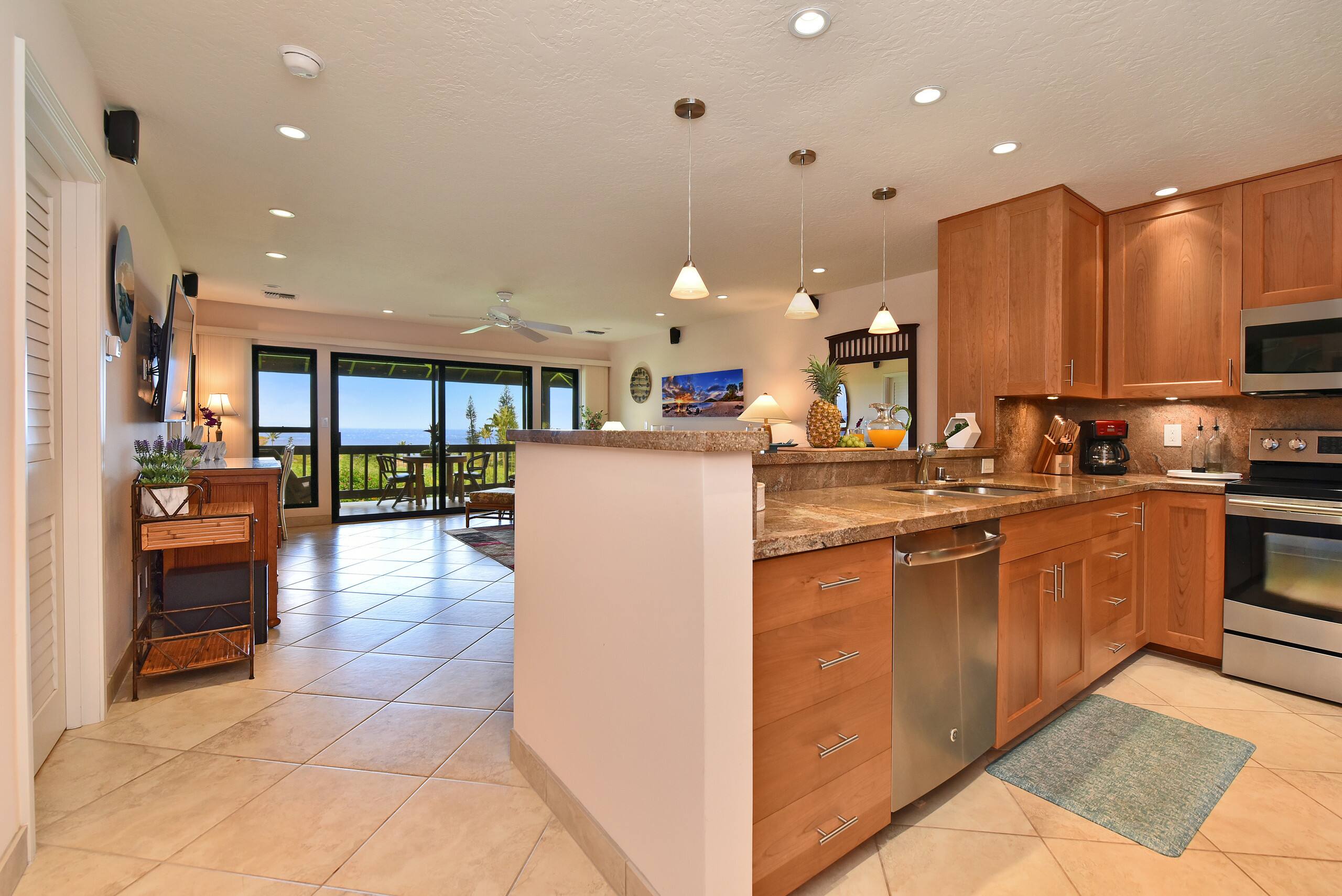 Condo in Lahaina · ★4.76 · 2 bedrooms · 4 beds · 2 baths - Image 9