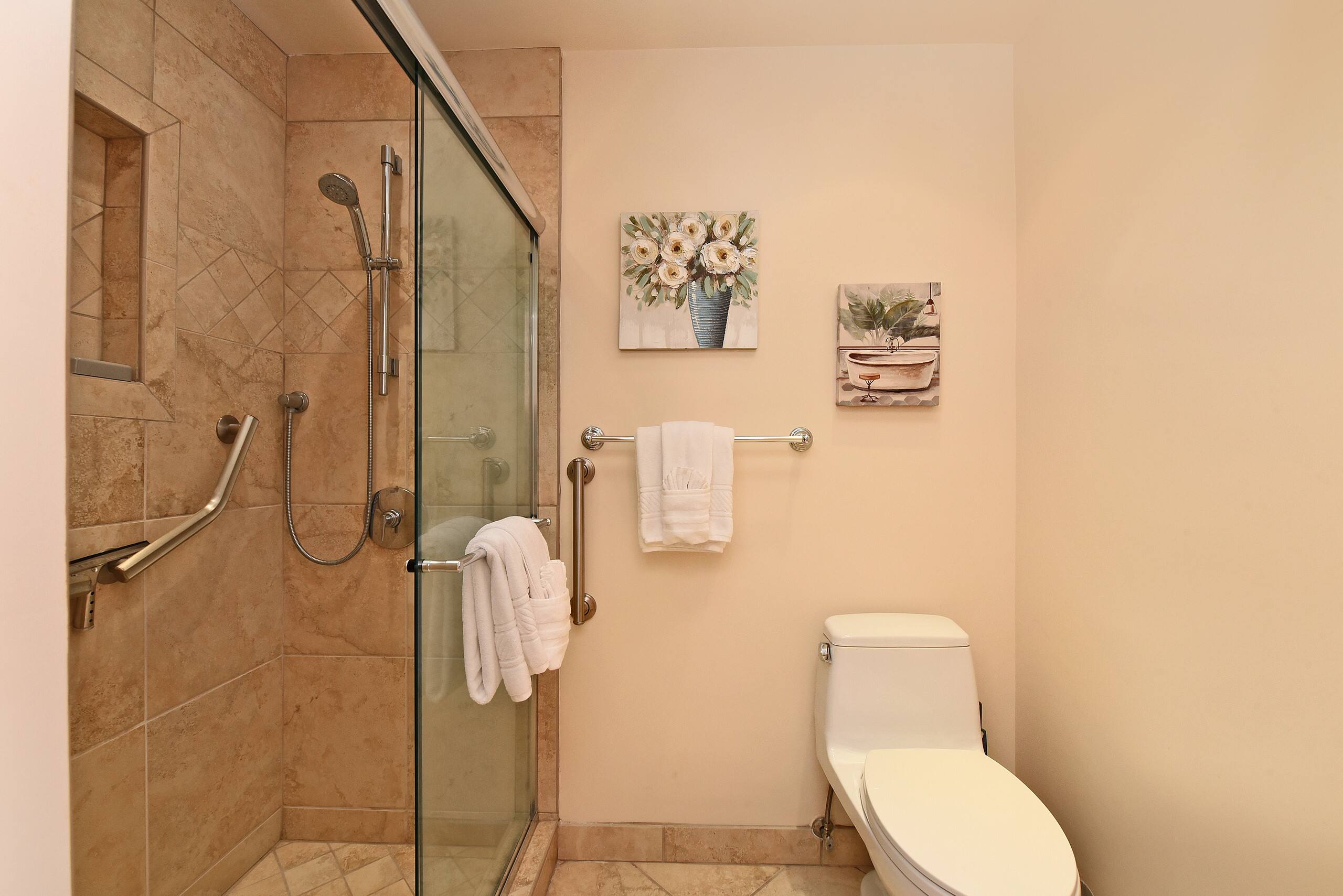 Condo in Lahaina · ★4.76 · 2 bedrooms · 4 beds · 2 baths - Image 24