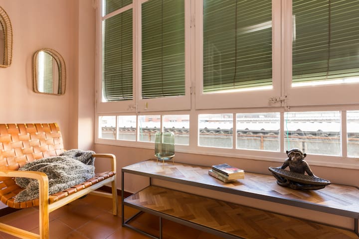 Stylish apartment near to Sagrada Familia gallery image 4