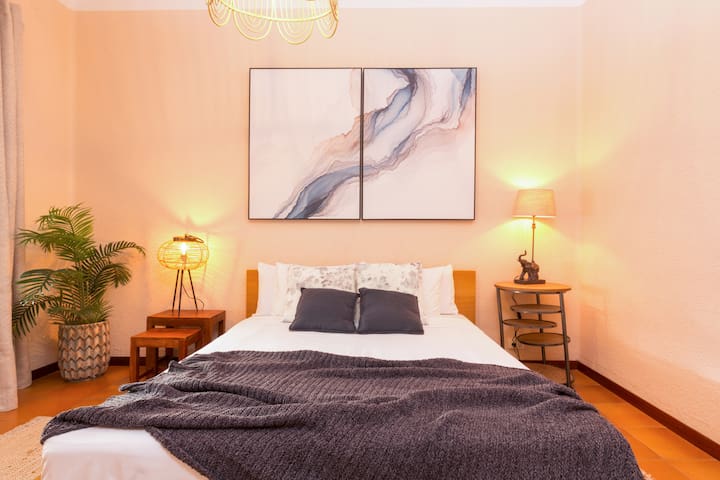 Stylish apartment near to Sagrada Familia gallery image 2