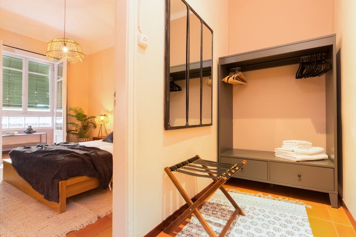 Stylish apartment near to Sagrada Familia gallery image 5