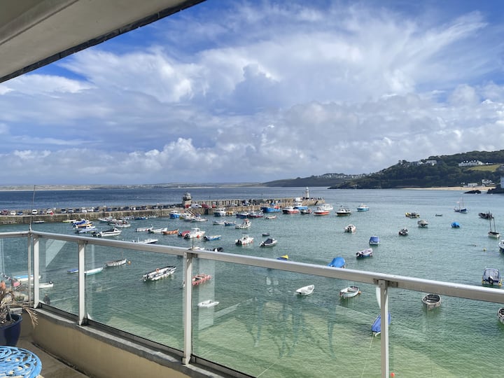Crows Nest - Panoramic Views Of St Ives Harbour - St Ives