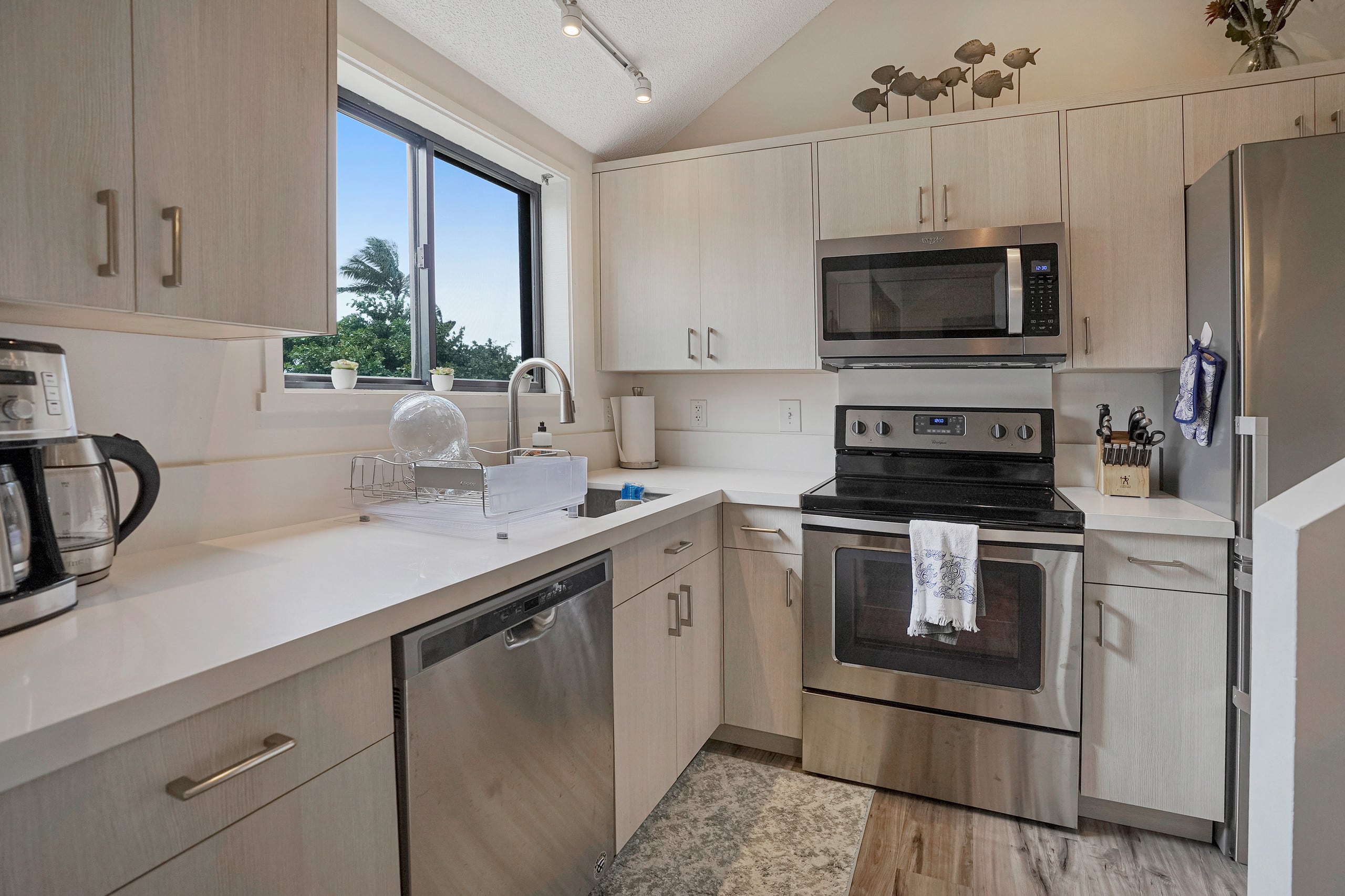 Condo in Princeville · ★4.73 · 2 bedrooms · 3 beds · 2 baths - Image 4