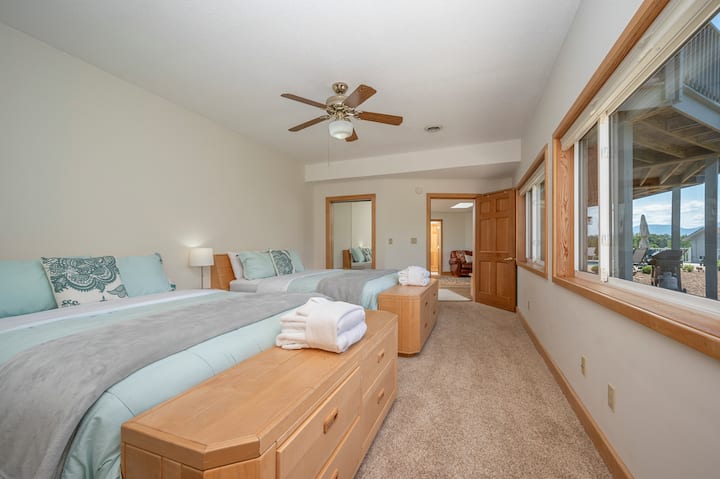 Chumba cha kulala cha kiwango cha chini #5 na Vitanda 2 vya Malkia