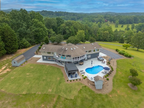 Foothills Home with Pool, Hot Tub and Sauna