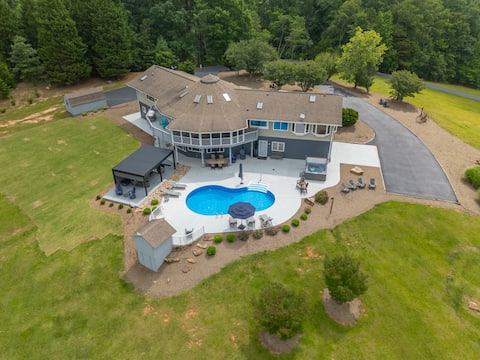 Foothills Home with Pool, Hot Tub and Sauna