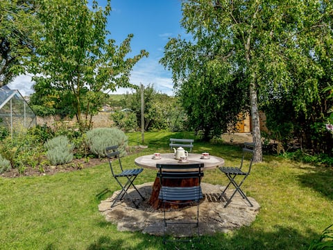 The Retreat - M555306