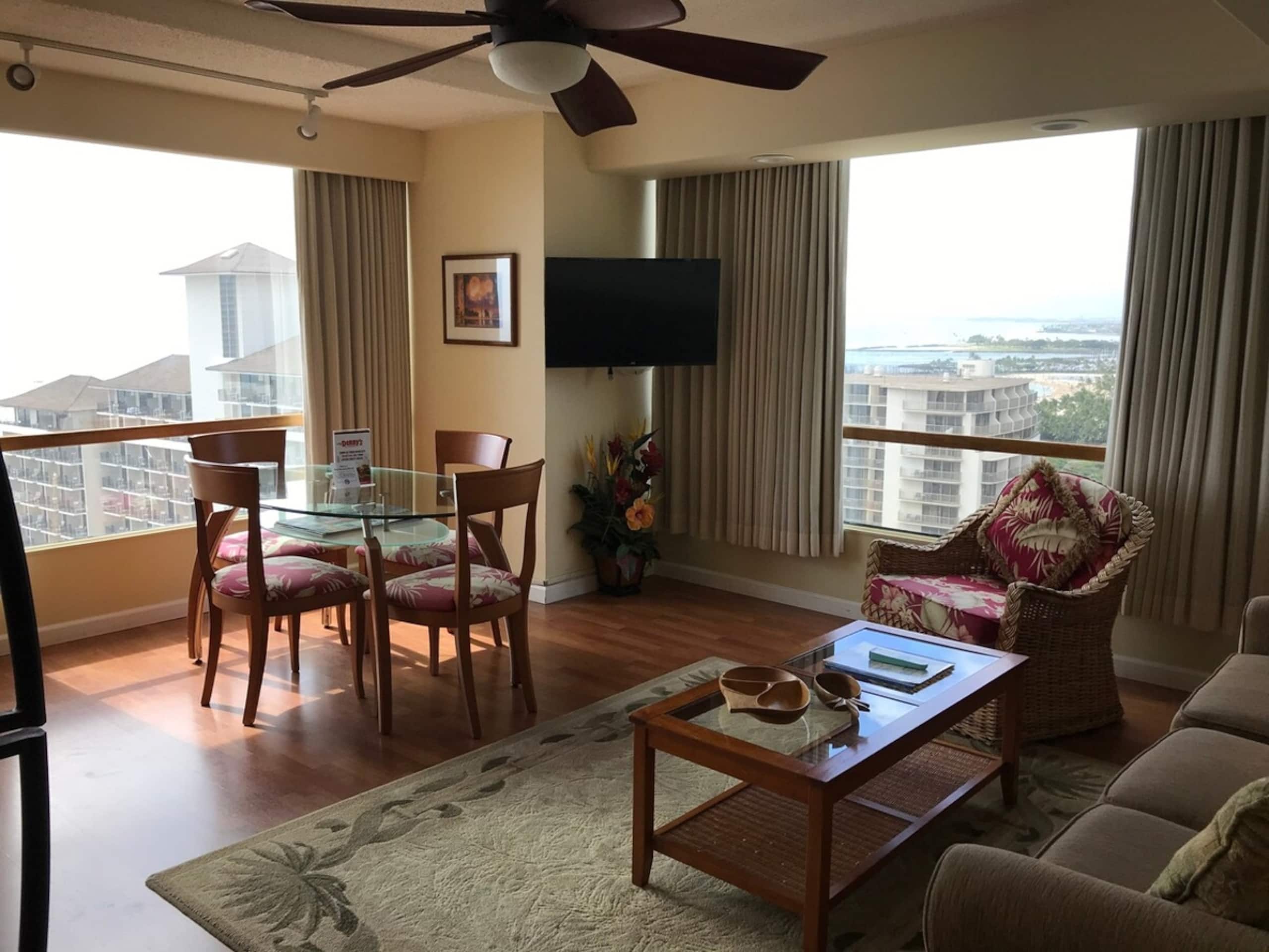 Ocean Front View 1Bd/2Ba @ Imperial Waikiki Resort - Image 11