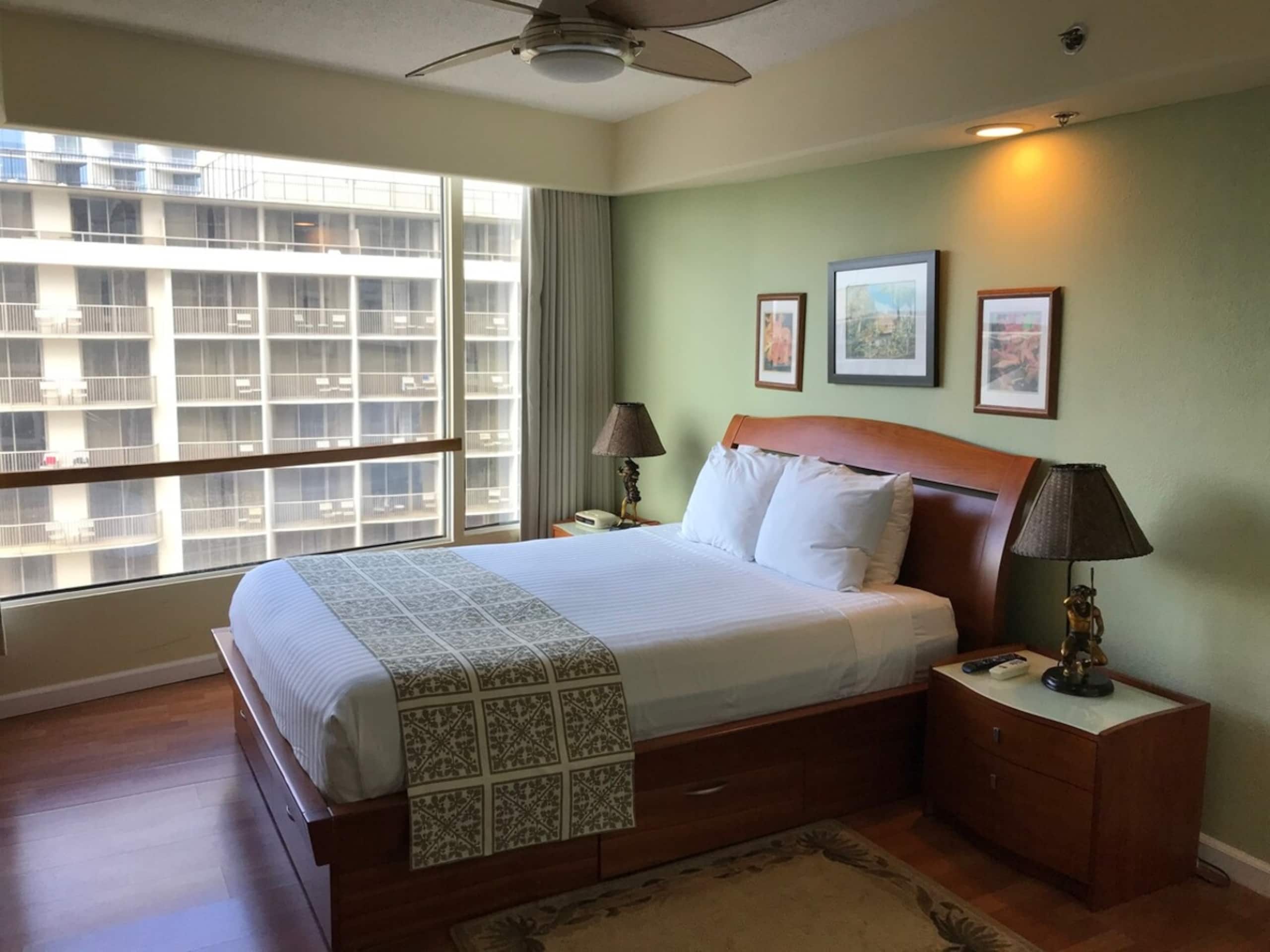 Ocean Front View 1Bd/2Ba @ Imperial Waikiki Resort - Image 1