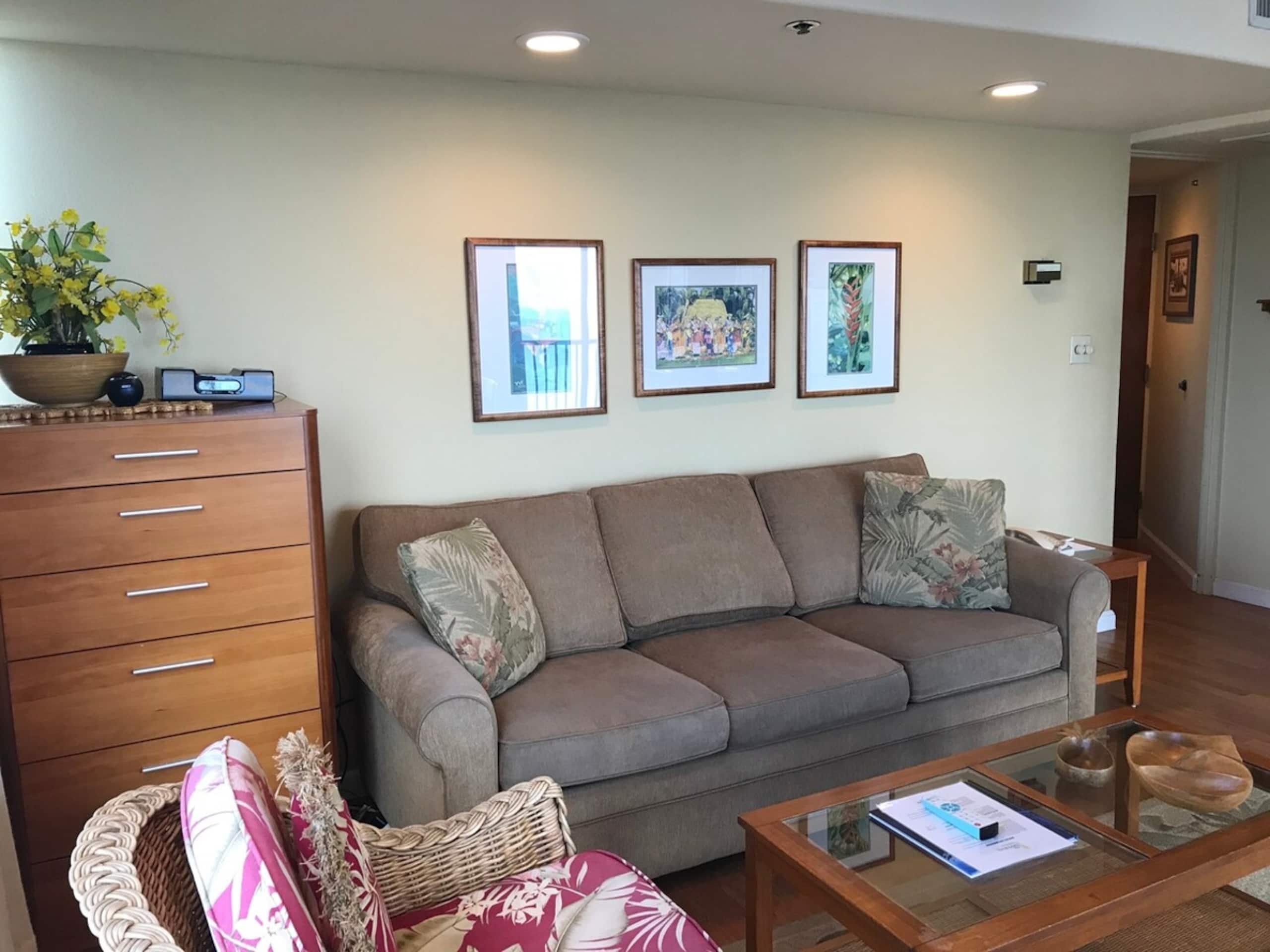 Ocean Front View 1Bd/2Ba @ Imperial Waikiki Resort - Image 12