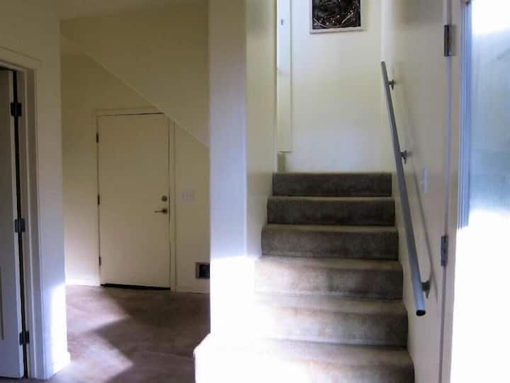 escaleras de entrada a la primaria