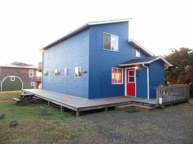 Whales Watch Vacation Rentals managed Airbnb listing 2