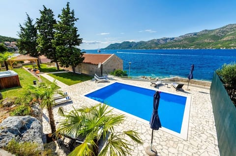 Villa in Korčula with Heated Pool near Old Town