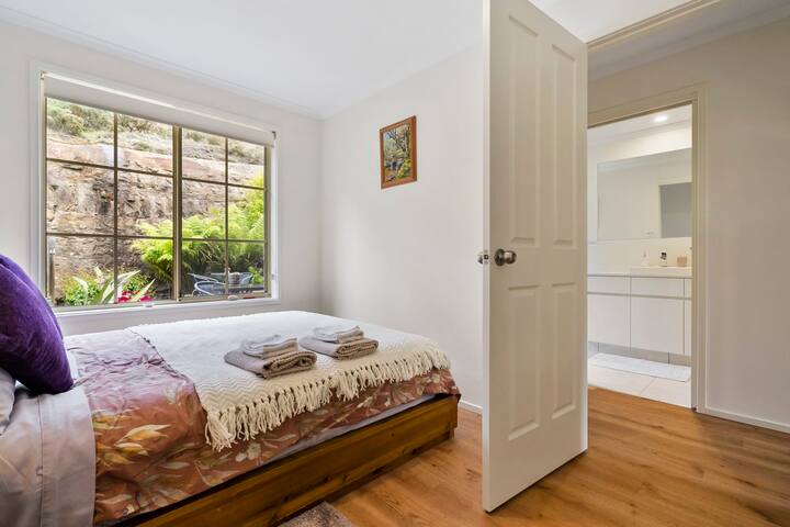 Queen size bed with built ins