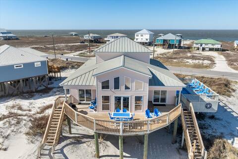 Island Star with private heated pool, walkout on