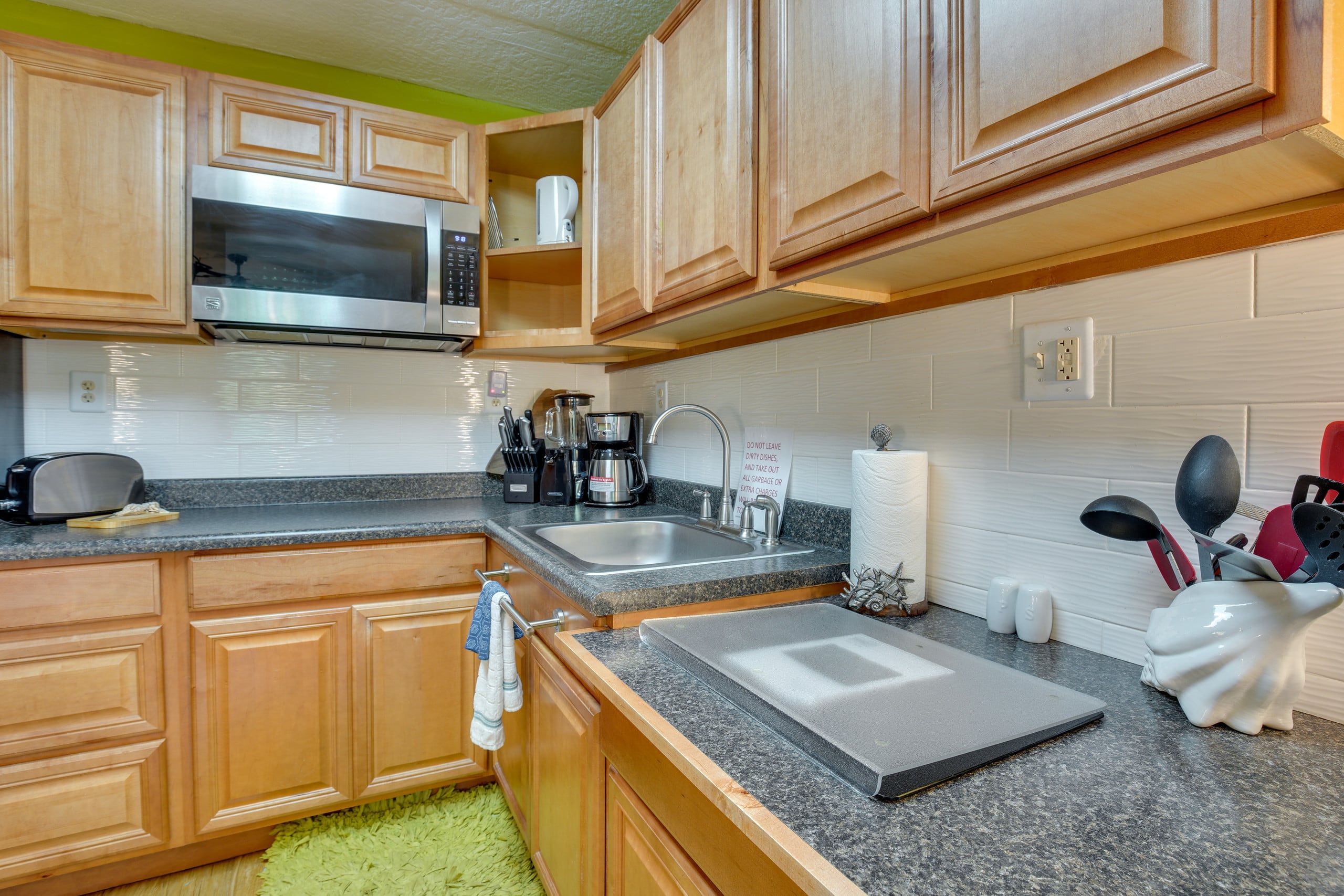 Condo in Kailua-Kona · ★4.5 · Studio · 1 bed · 1 bath - Image 10
