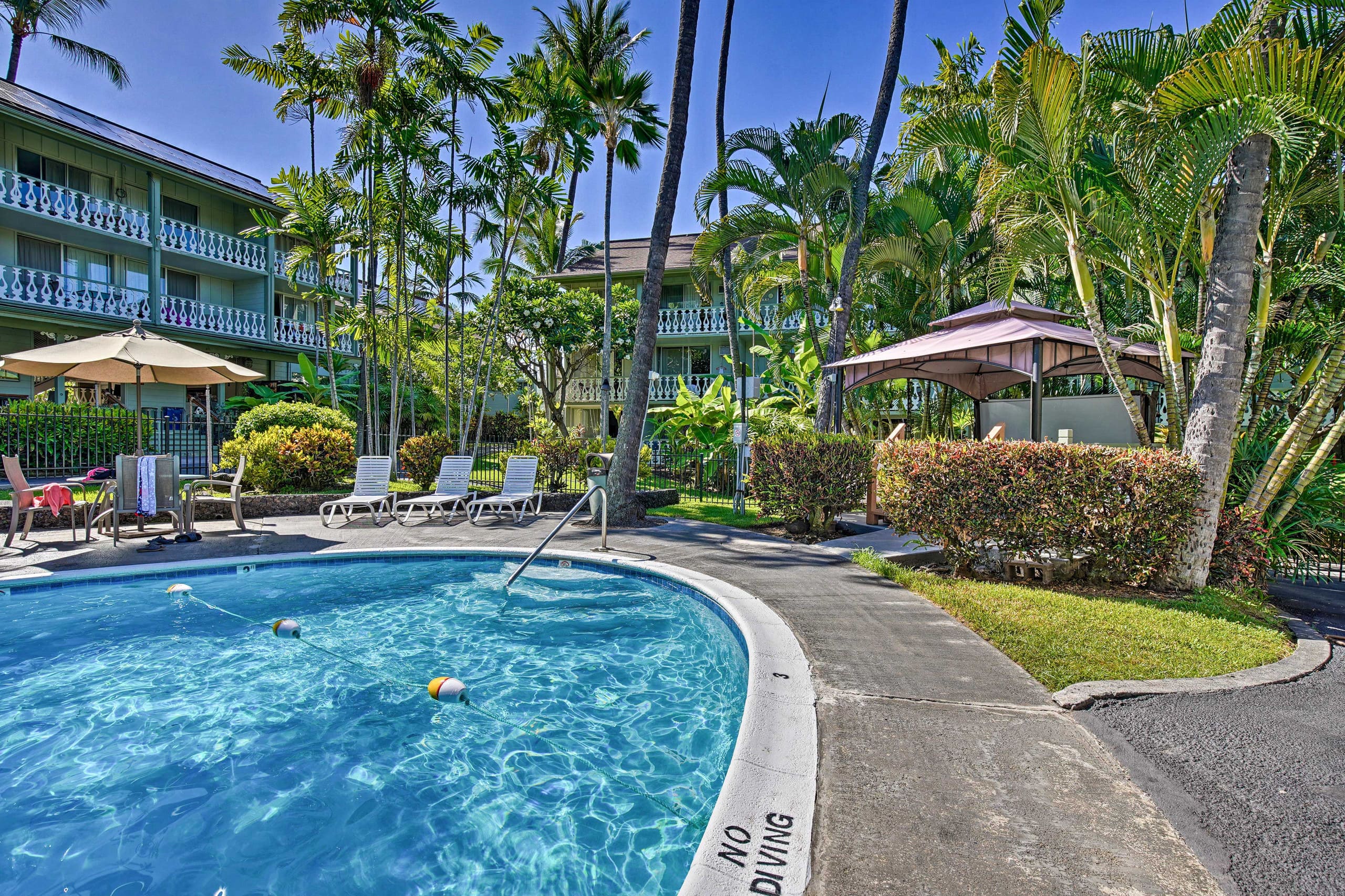 Condo in Kailua-Kona · ★4.5 · Studio · 1 bed · 1 bath - Image 3